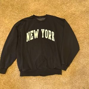 Brandy Melville Newyork pullover